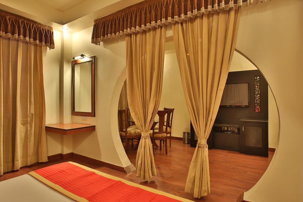 Hotel The Grand Chandiram Kota  Eksteriør billede